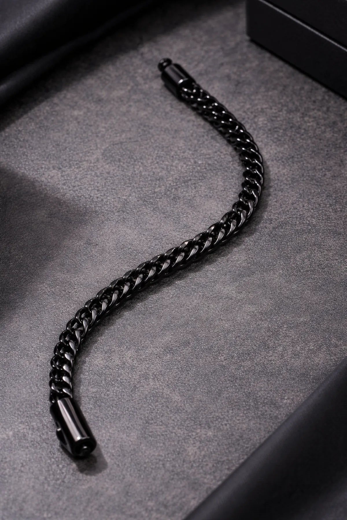 Luxury Anti-Tarnish Black Chain Bracelet for Men