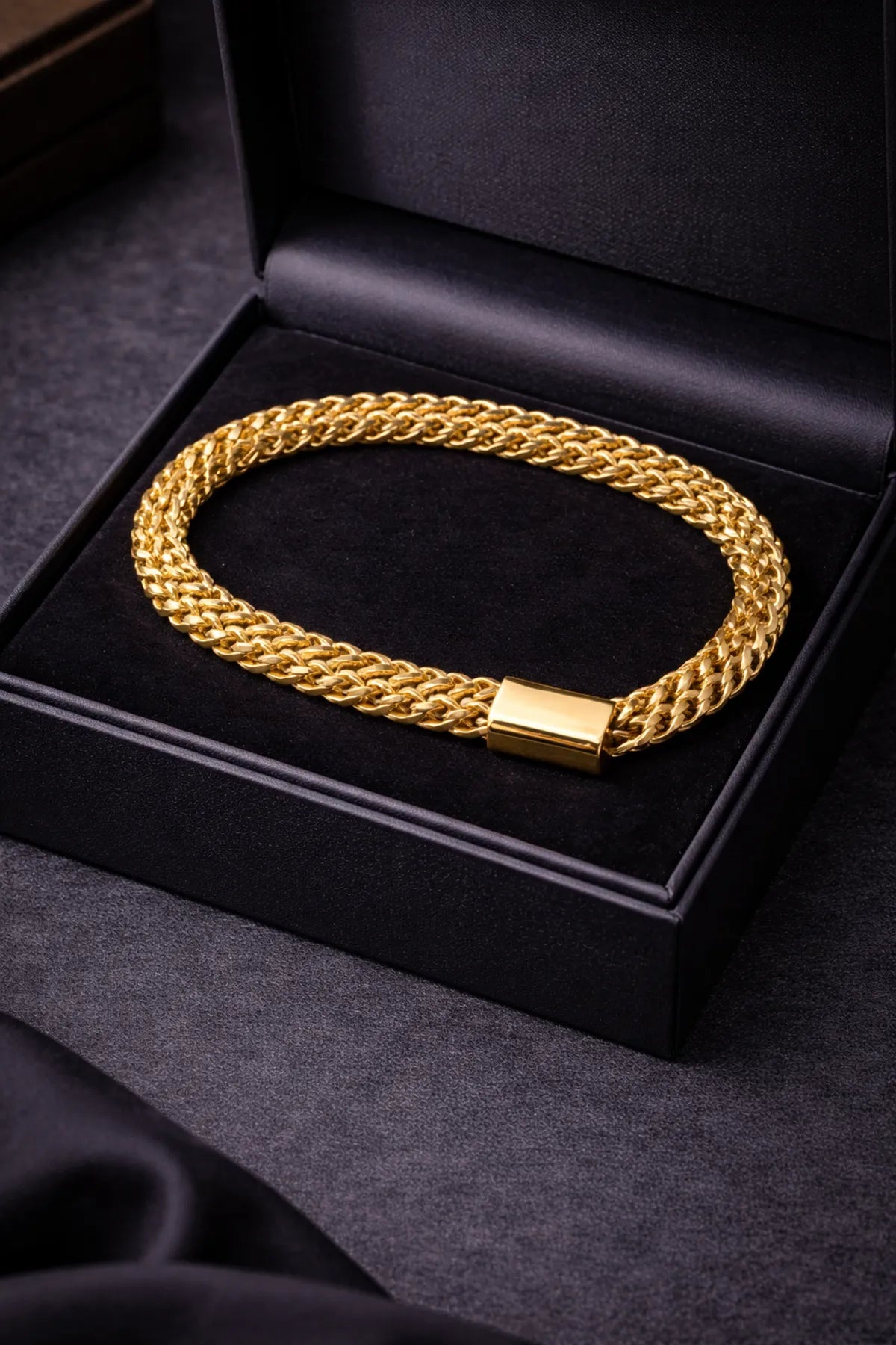 Royal Gold Finish V-Pattern Men’s Bracelet | Anti-Tarnish