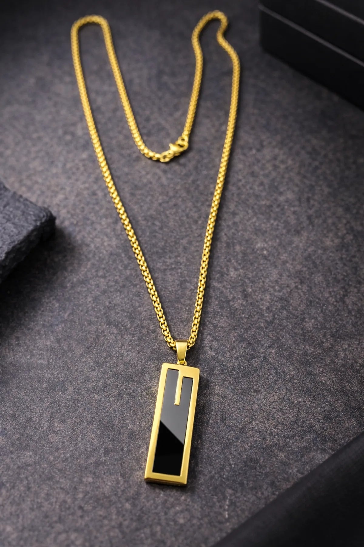 Modern Anti-Tarnish Gold Bar Pendant Necklace for Men